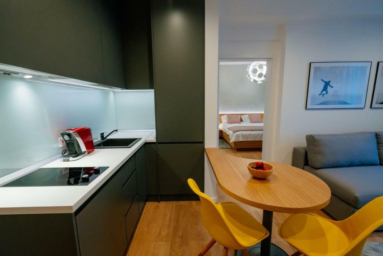 Arbans Elegant Apartment In The City Center Bucharest Exterior photo